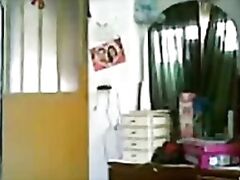 Young Pakistani guy fucking a mature aunty in her bedroom while her hubby is out for work in steady manner.